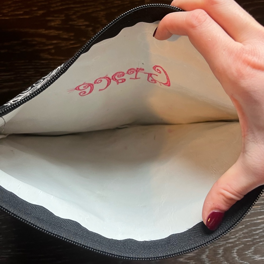 Pouch - Picture 4 of 4